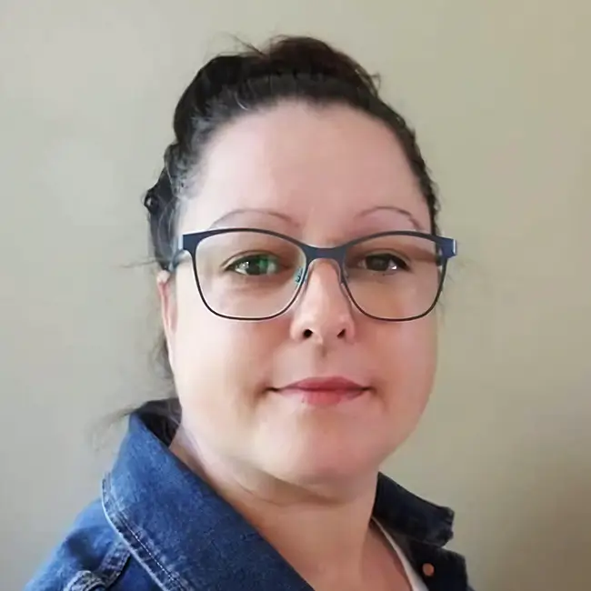 A customer with a testimonial about our QuickBooks courses